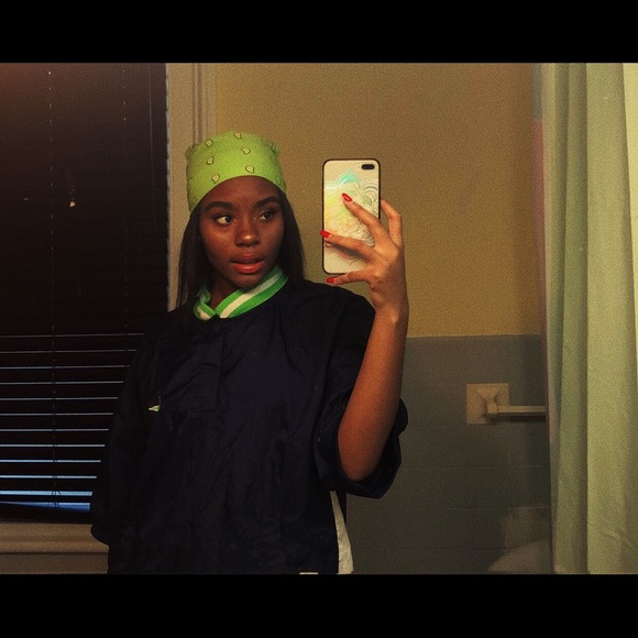 Meet your Posher, Sanea - Picture 1 of 1